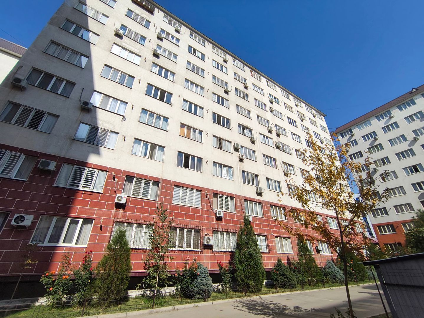 Продаётся квартира, 3 комн., 79 м², 1/9 эт.