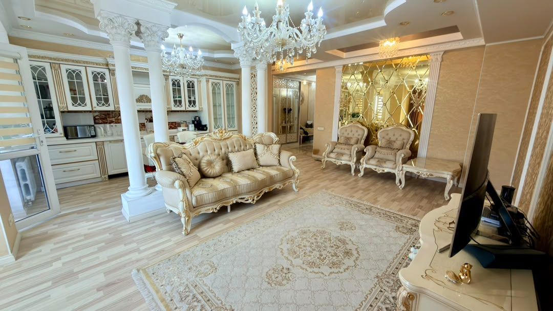 Продаётся квартира, 3 комн., 115 м², 8/10 эт.