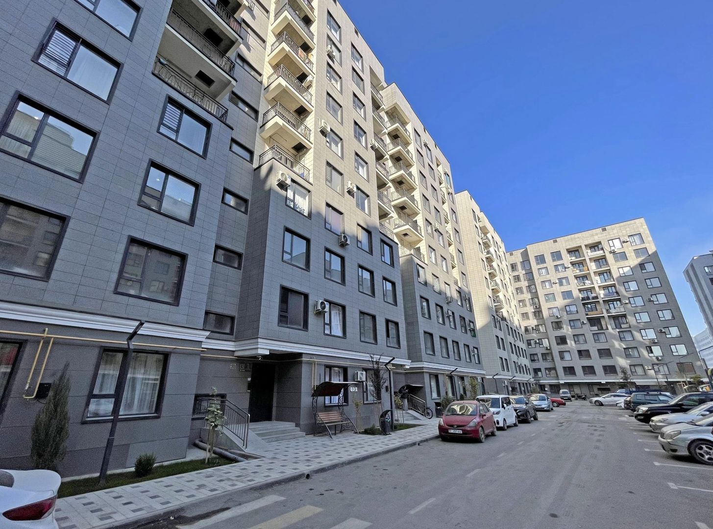 Продаётся квартира, 2 комн., 64 м², 8/10 эт.