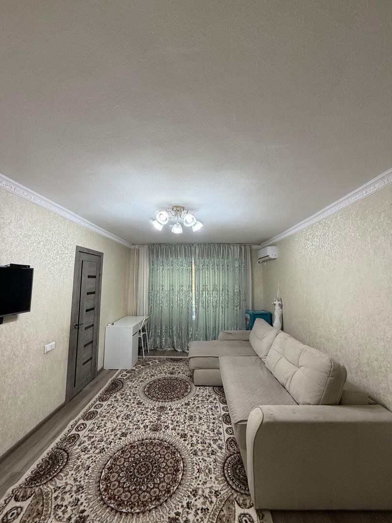 Продаётся квартира, 2 комн., 42 м², 2/4 эт.