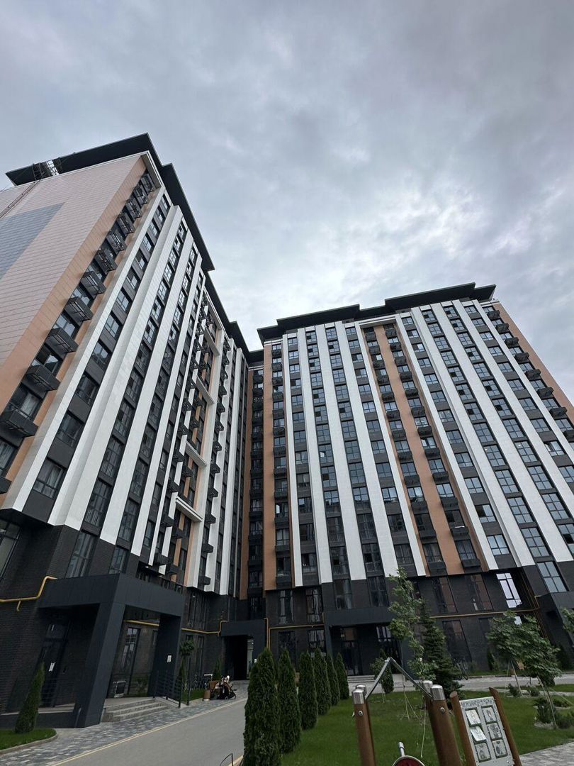 Продаётся квартира, 2 комн., 83 м², 14/14 эт.