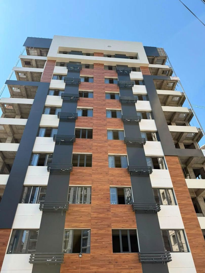 Продаётся квартира, 3 комн., 100 м², 6/10 эт.