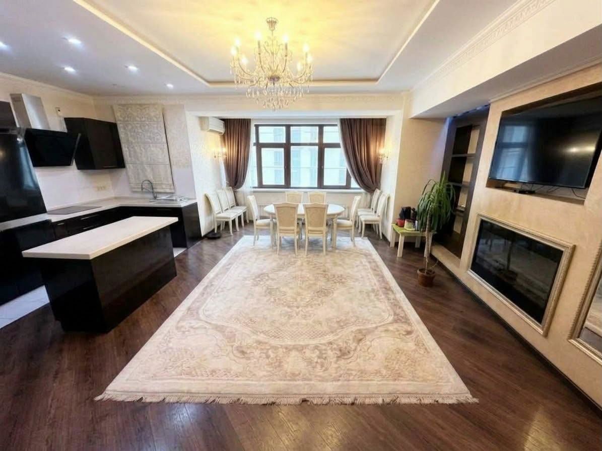 Продаётся квартира, 2 комн., 83 м², 7/10 эт.