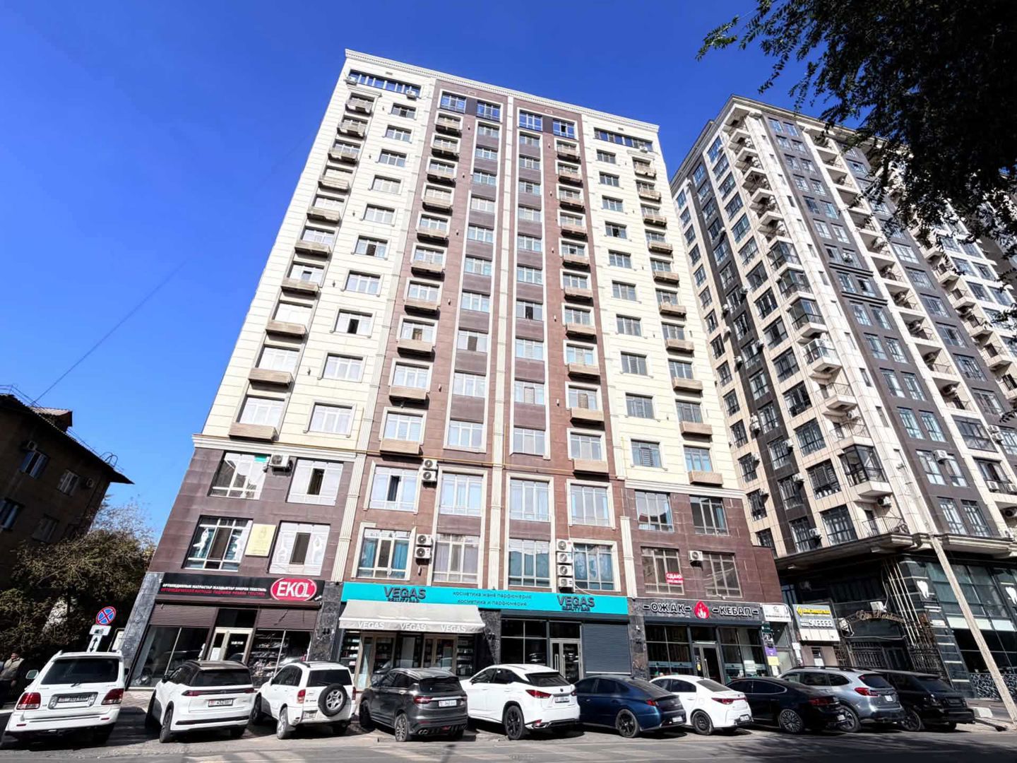 Продаётся квартира, 2 комн., 76 м², 14/14 эт.