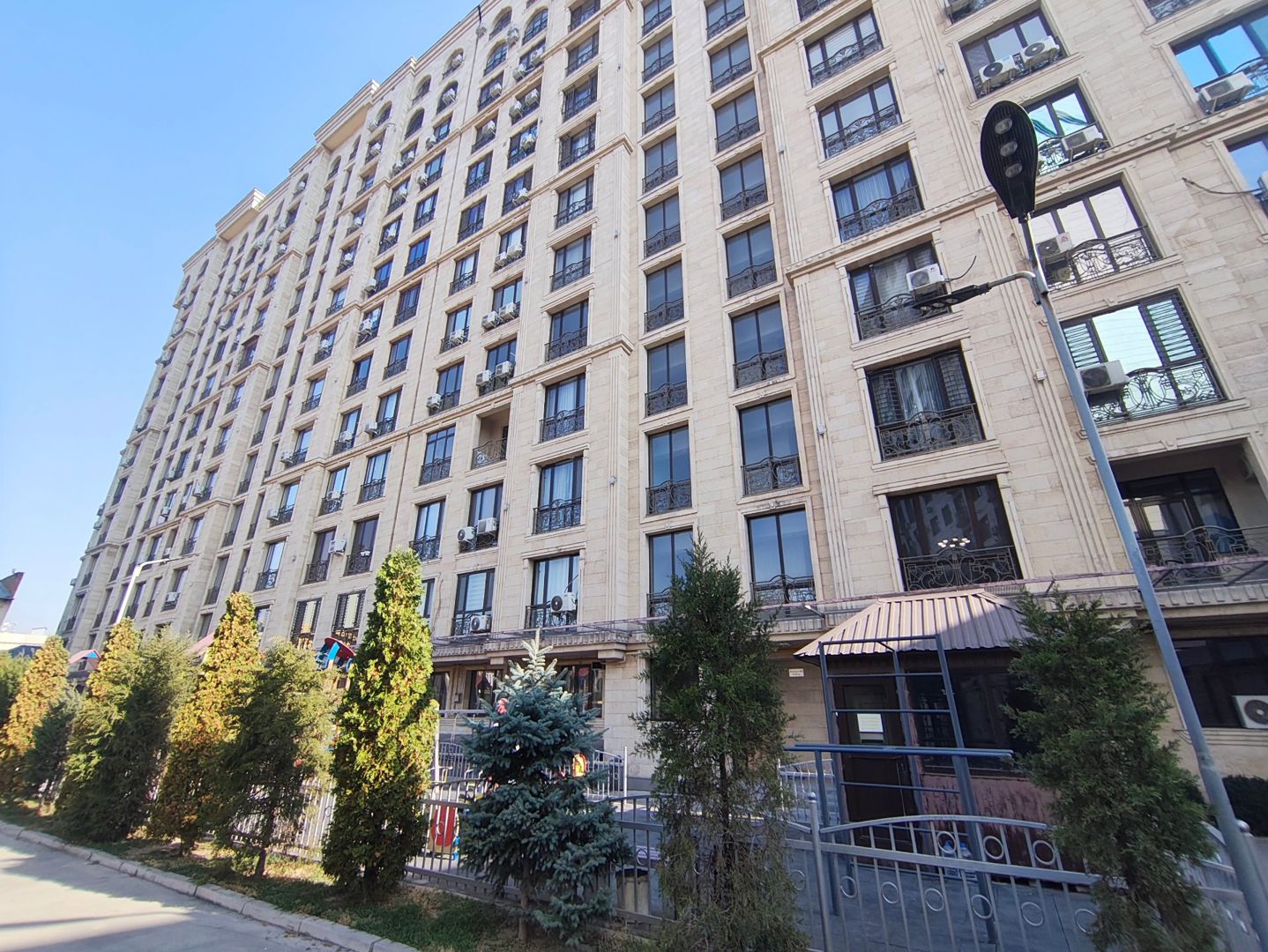 Продаётся квартира, 3 комн., 117 м², 5/13 эт.