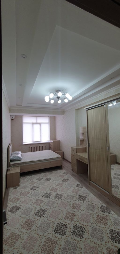 Сдаётся на долгий срок, 2 комн., 100 м², 2/12 эт.